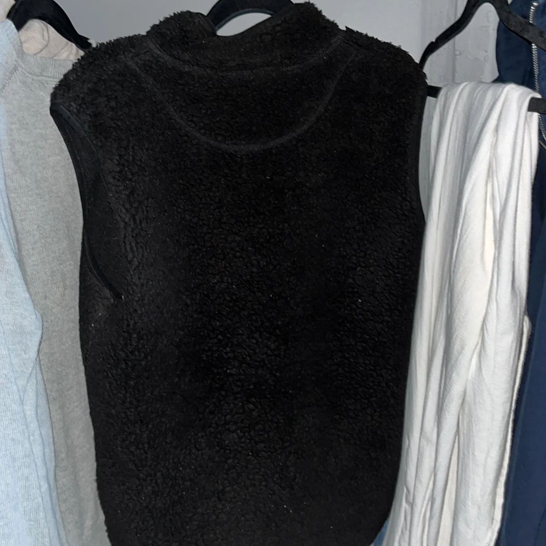 Svart fleeceväst från J.Lindeberg - 1