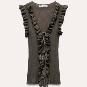 Söker denna topp - Söker denna topp i storlek S, skriv gärna ifall ni säljer 