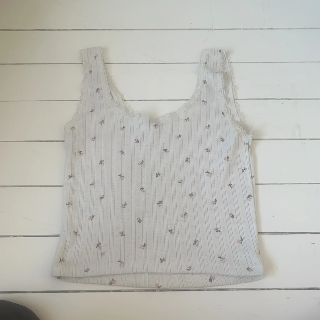 Vit blommig linnetopp från H&M Divided - 3