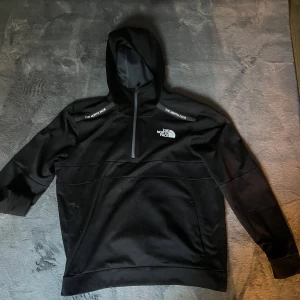 The north face - TNF half zip tröja stolek XL