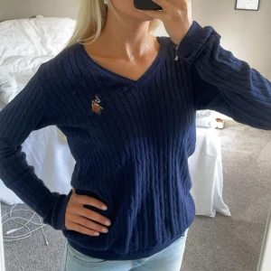 Marinblå tröja  - Marinblå tröja från U.S POLO ASSN🥂nyskick storlek S