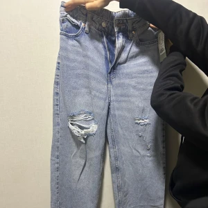 Jeans  - Helt nya jeans från hm, prislappen sitter fortfarande på 