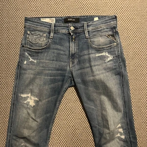 Replay Anbass - Replay Anbass | Storlek 29/32 | Sparsamt använda | Inga defekter | Fler bilder går att fixa |