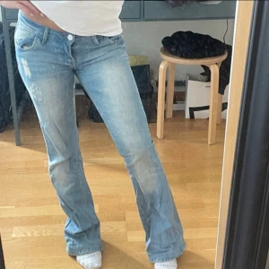 Lågmidjade ljusblåa bootcut jeans - Såå snygga vintage bootcut jeans!!! 