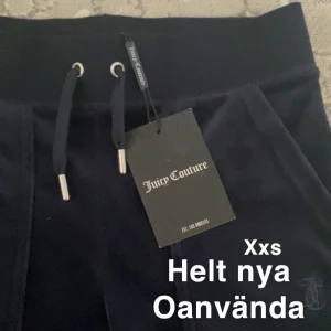 Juicy Couture Byxor  - OANVÄNDA med lappen kvar, eftersom de inte är använda så är de inte tvättade heller vilket betyder att de är väldigt fina och bra kvalitet!💞 HELT NYA OCH JÄTTE FINA💓