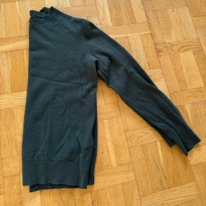 Casmir hoodie - Casmir hoodie i nyskick, storlek S