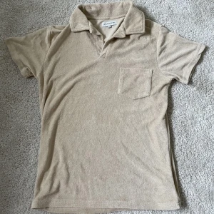 Frotté tröja - Hej! Jag säljer en galet snygg frottétröja/skjorta i storlek S! Den har inga skador, priset kan diskuteras. Hör av er vid frågor:)