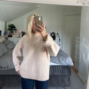 Rosa stickad tröja - Jättefin rosa stickad tröja