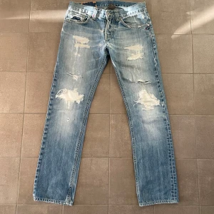 Dondup jeans - Tja jag säljer ett par galet feta dondup jeans, dem har sjuka fades men dem är hela på insidan. Hör av er om ni har frågor ✌️