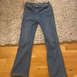 Skit snygga bootkat jeans från Shein❤️ - Storlek M ,knappt andvända