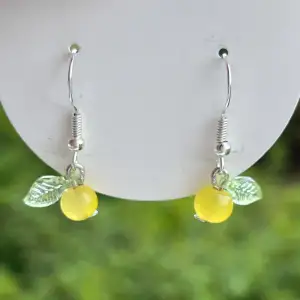 Handmade lemon earrings.🎀