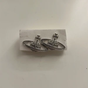 Ear rings - Never worn got it as a present 