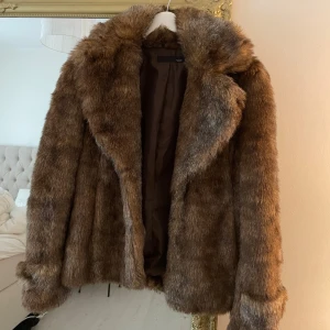 Pälsjacka - Vintage pälsjacka. Mycket bra skick! 