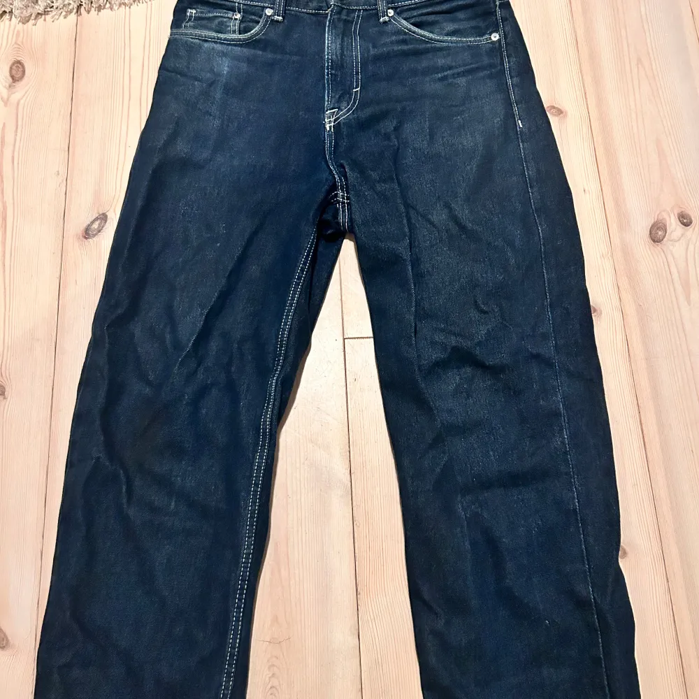 Riktigt snygga jeans för dig som vill ha lite mer loose fit  Skick-8/10  Storlek 29/32. Jeans & Byxor.