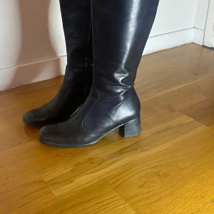 Wera stövlar - Ett par jätte fina stövlar från Wera i storlek 36. Använd endast ett antal gånger och passar perfekt inför våren!