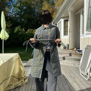 Levi’s engineered jeansjacka - En Levi’s Engineered jeansjacka som jag håller så kärt <3 Så cool i materialet som skiftar mellan grönt och blått 🐳