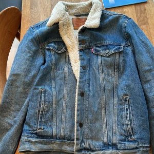 Levis fodrad jeansjacka - M