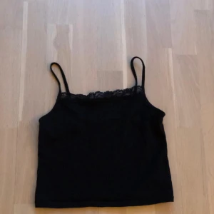 Cute linne🖤 - Fint linne med spets🖤tyvär för liten för mig.