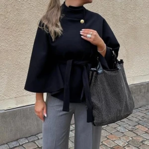 Kappa - Säljer min missäy kappa i nyskick, skriv för egna bilder och pris kan diskuteras 💕💕