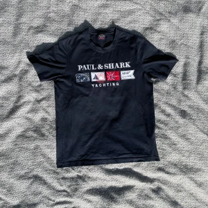 Paul & shark tröja - Svin snygg tröja nu till vinter/höst i perfekt skick. Kom privat om du har frågor. Kan passa m också! 