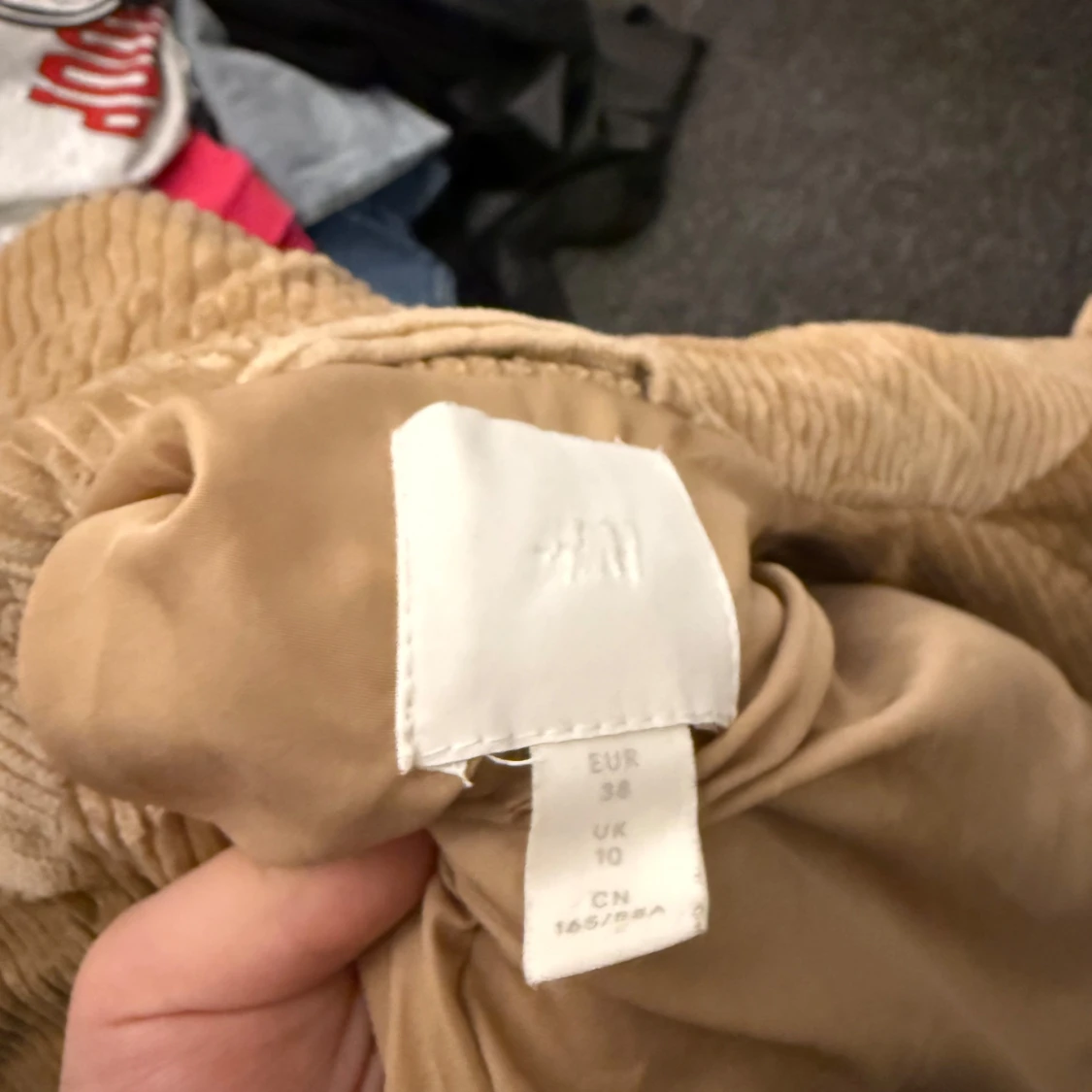 Beige manchesterkavaj från H&M - 90