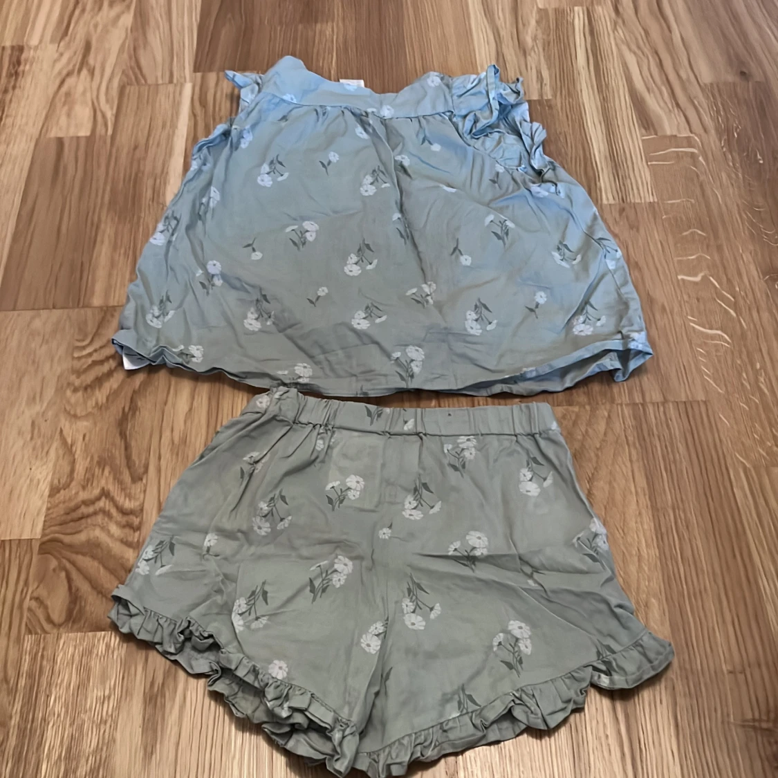 Grön blommigt set från H&M - 92