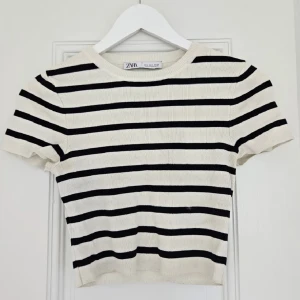 Randig topp - Supergullig randig topp från zara! 💓