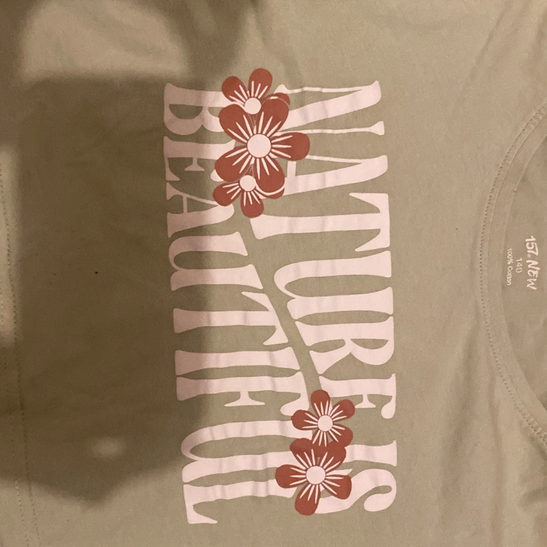 Grön croppad t-shirt med blommor - 92