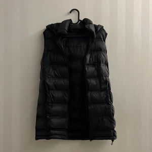 Zara väst  - Använd endast 1 höst. 