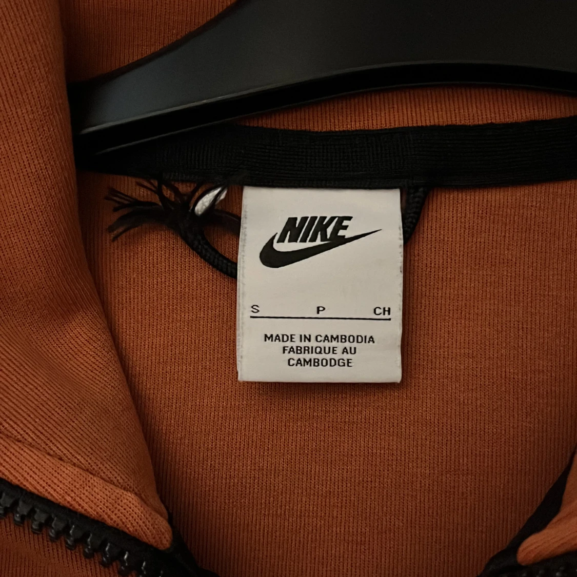  Nike Tech Fleece i orange färg - 90
