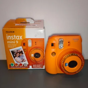 Instant camera Instax mini 9 - Jag har bara använt den ett fåtal gånger och den är i perfekt skick :).