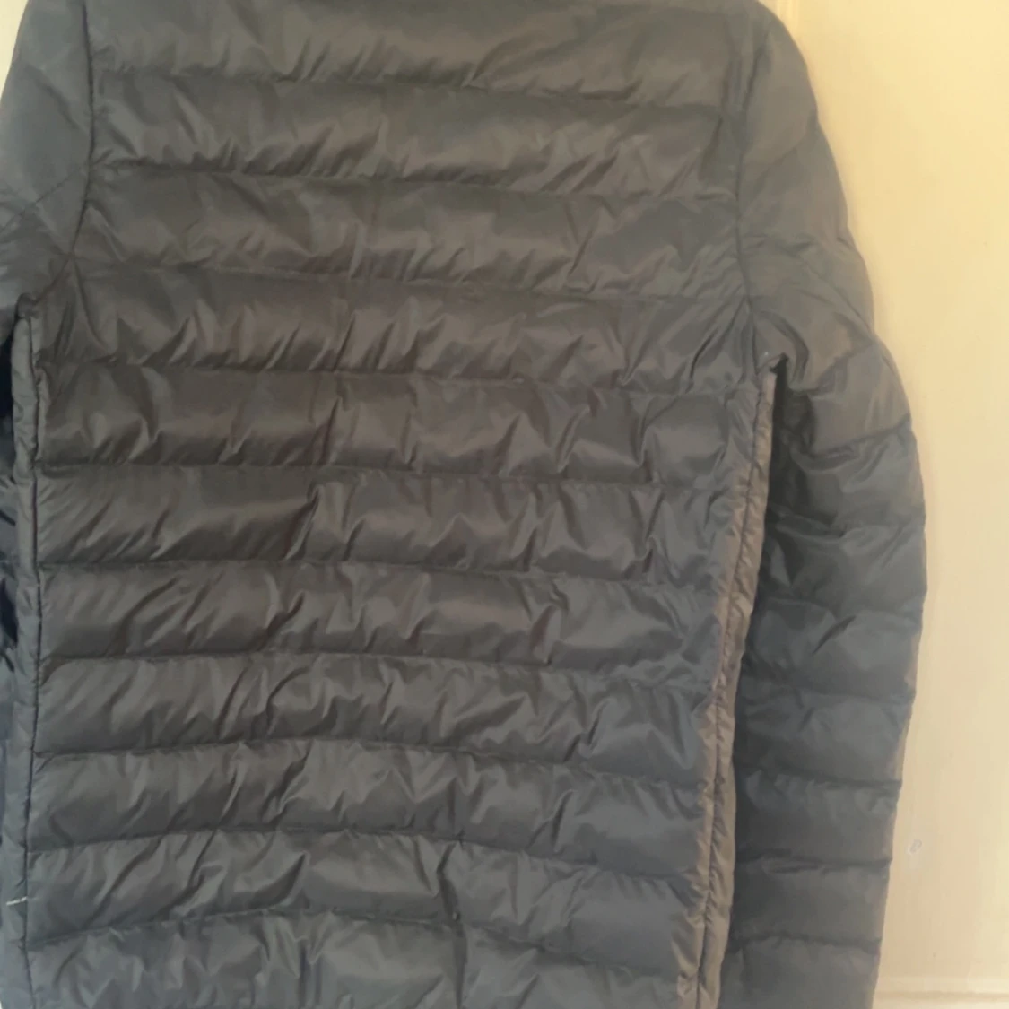 Svart quiltad dunjacka - 90