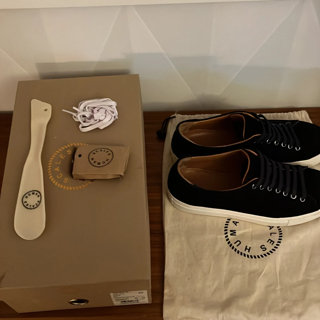 Navy sneakers från Human Scales - 90