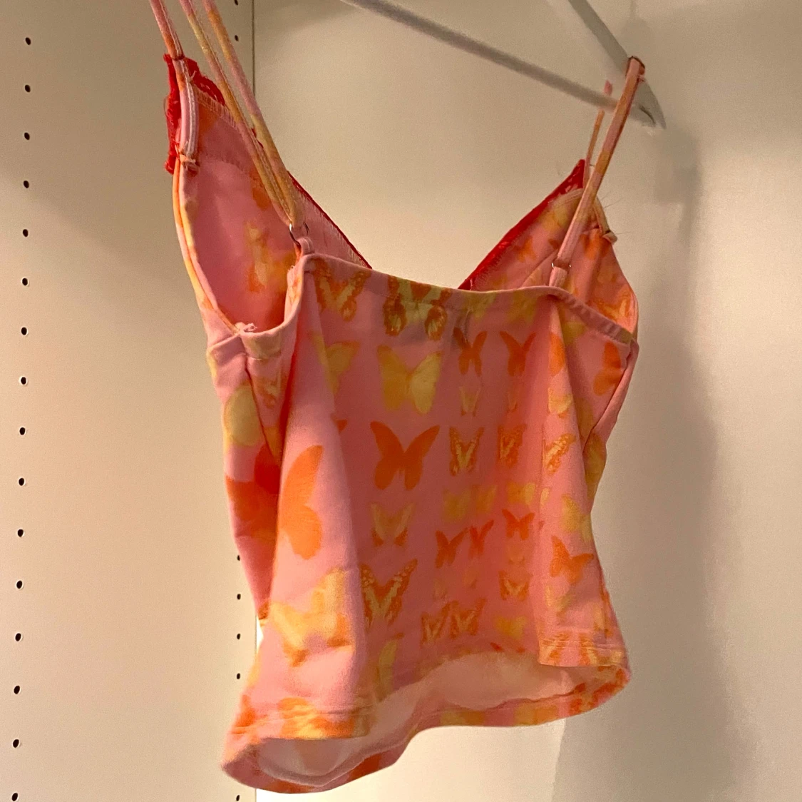 Rosa linnetopp med fjärilsmönster o-mighty  - 92