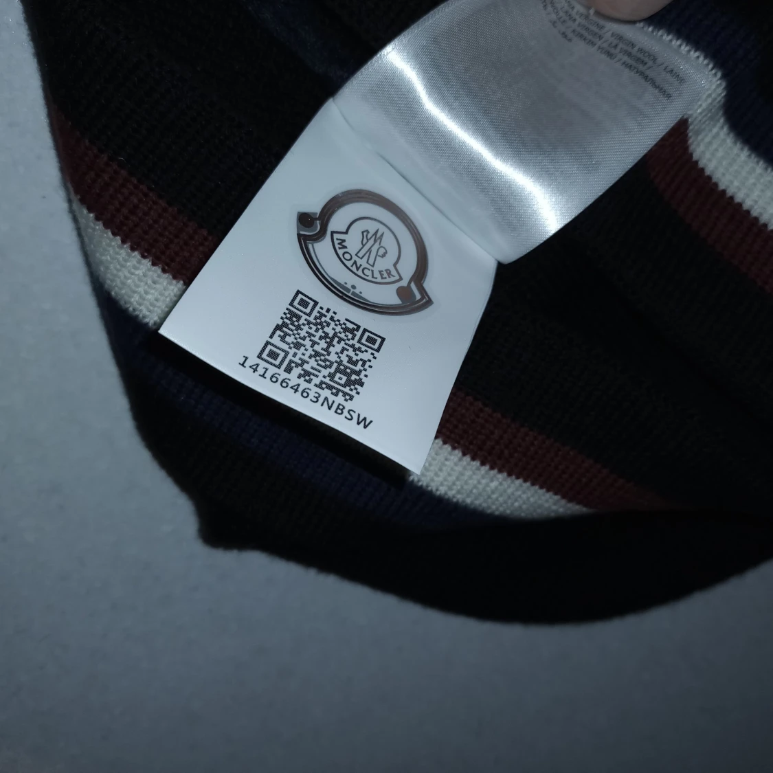 Svart mössa från Moncler - 90