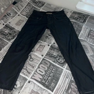 G-Star Jeans  - Säljer ett par G-Star jeans sällsynt modell. Har gått med dem till skräddare o fixat dem därför priset är mindre. :) Storlek: 30-32 men passar också 31-32 Pris går att diskutera :)