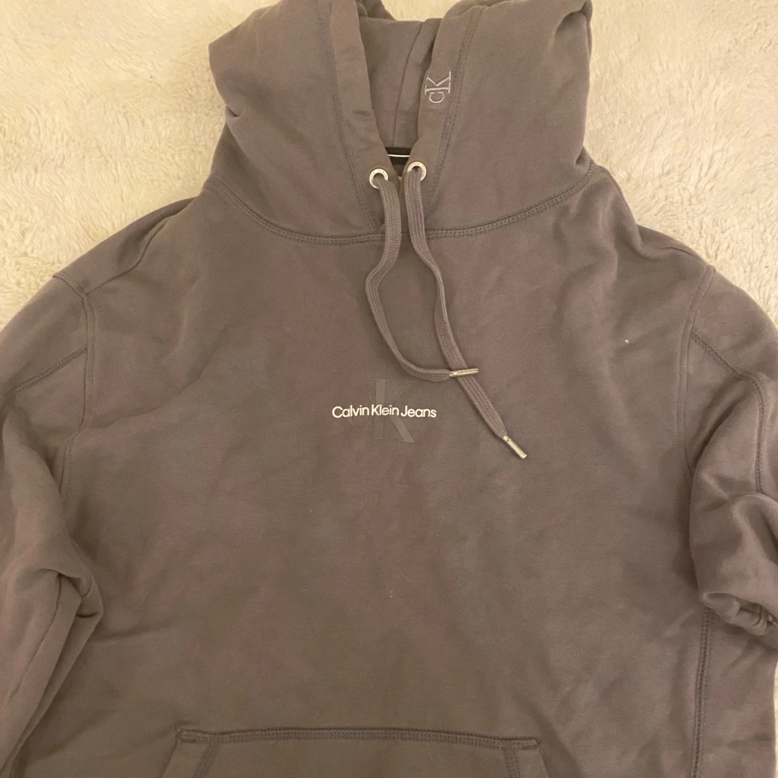 calvin klein grå hoodie - 90