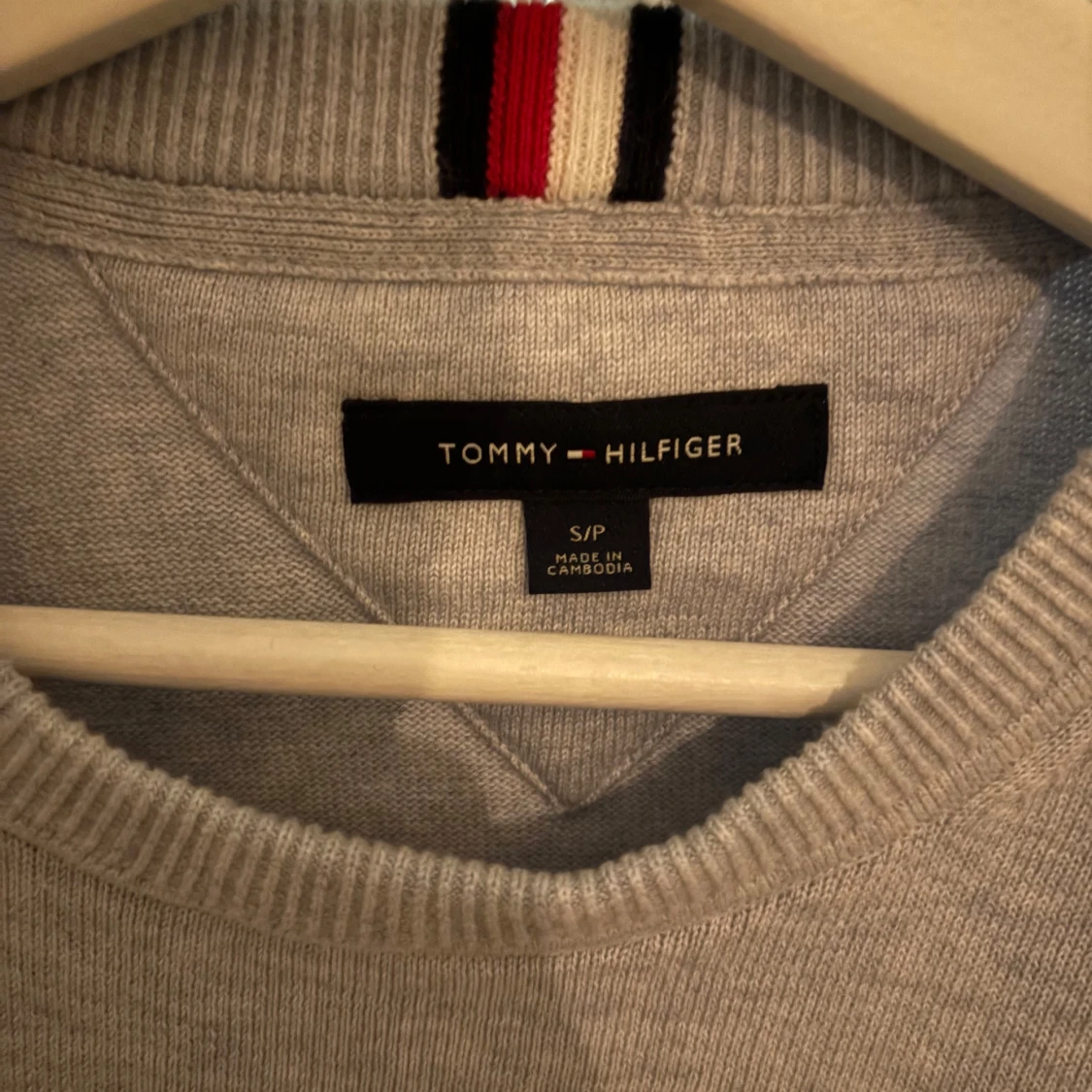 Tommy hilfiger  - 93