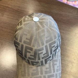 Fendi keps - Säljer min Fendi keps