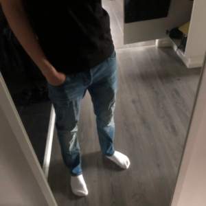 Jack & Jones Modell: Slim Glenn Skick: 9/10 Storlek: 30/30 Nypris: 899kr Mitt pris: 499 (Priset ej hugget i sten så kom med prisförslag!)