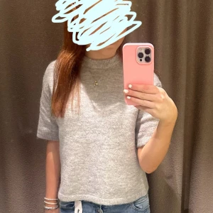 stickad topp! - super fin stickad grå t-shirt från gina tricot🥰 endast lite nopprig