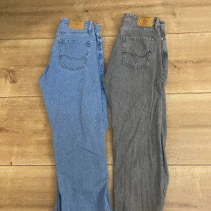 Jack and Jones jeans (aldrig använda) - Jack and Jones jeans  (Aldrig använda) Storlek 31-34 loose  500 för både 300 för ett par 