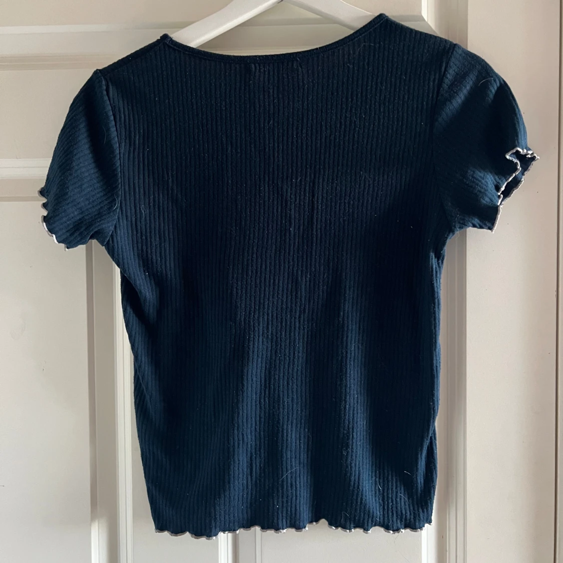 Mörkblå ribbad topp  - 91