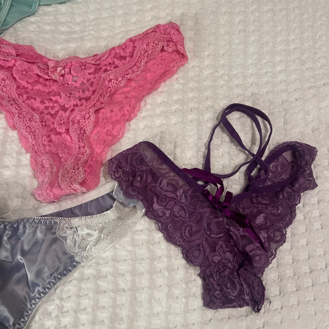 Färgglada spetsunderkläder i olika stilar - 91