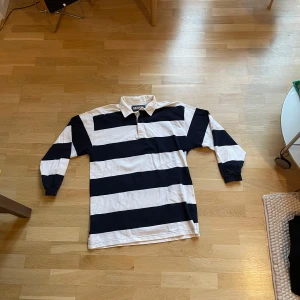 James harvest pike/rugbytröja - Asfet pike/rygbytröja från James Harvest i storlek L.