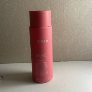 Caia detox schampoo  - Ungefär 2/3 kvar (se sista bilden) Hör av dig vid frågor 😊