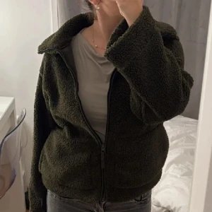 Teddy jacka - Intressekoll på min teddy jacka ifrån h&m! (slutsålt överallt, bilderna är även lånade)