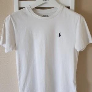 Ralph Laurent Polo t-shirt stl 140 - Polo Ralph Laurent T-shirt Vit Stl 140