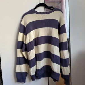 Brandy Melville Sweatshirt - Sweatshirt från Brandy Melville. Onesize OVERSIZED💗