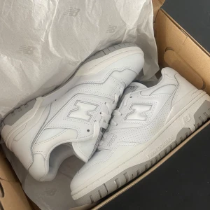 New Balance 550 - Helt nya New Balance 550, 750kr plus köparen står för frakten:)